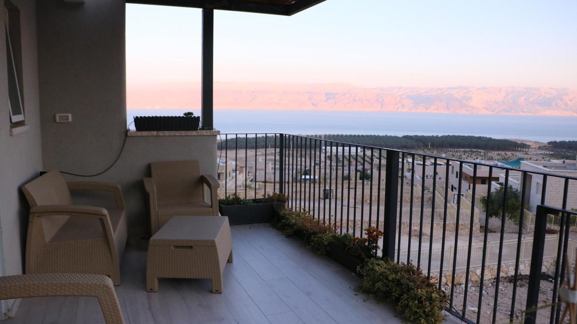 בין הר ובין ים Avnat Exterior foto